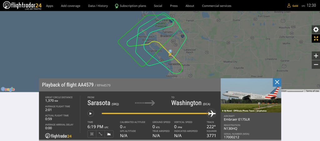 American Airlines flight AA4579 returned to Sarasota due to cracked windshield